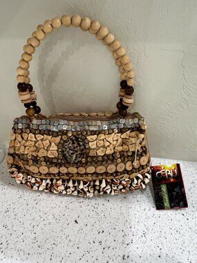 NWT CEBU BEADED ART SIGNATURE COLLECTION NATURAL WOOD SHELL HANDBAG PURSE